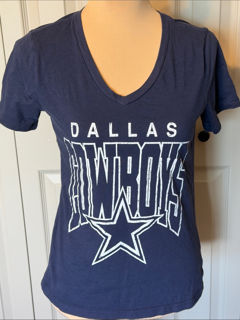Dallas Cowboys Football Fan V-Neck  Short Sleeve T-Shirt Women's Small